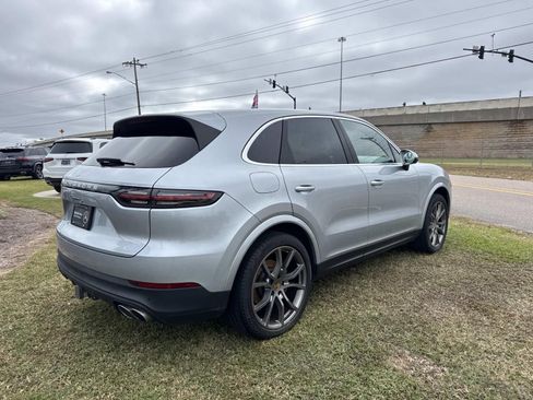 Used 2021 Porsche Cayenne S image 5
