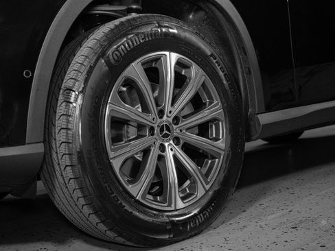 Used 2026 Mercedes-Benz GLC 300 4MATIC image 9