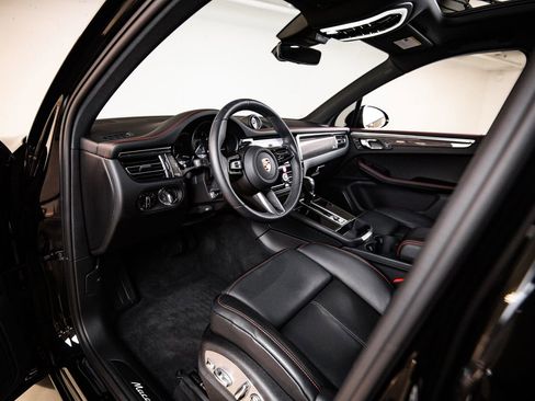 Certified 2026 Porsche Macan GTS AWD/4WD image 4