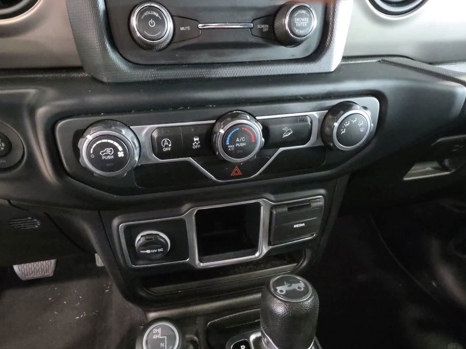 Used 2018 Jeep Wrangler Unlimited Sport AWD/4WD image 26