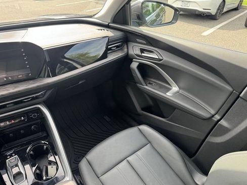 Used 2025 Audi Q5 Premium Plus w/ Premium Plus AWD/4WD image 16