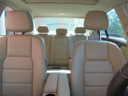 Used 2014 Mercedes-Benz C 300 4MATIC Sedan w/ Premium 1 Package image 14