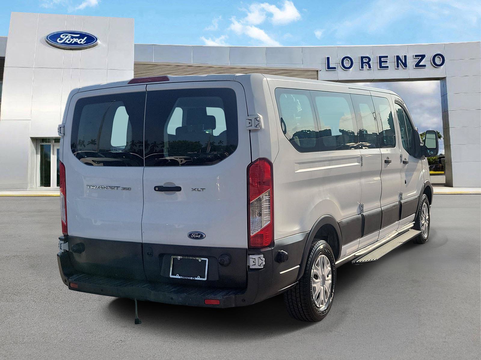 Used 2018 Ford Transit 350 XLT RWD image 5