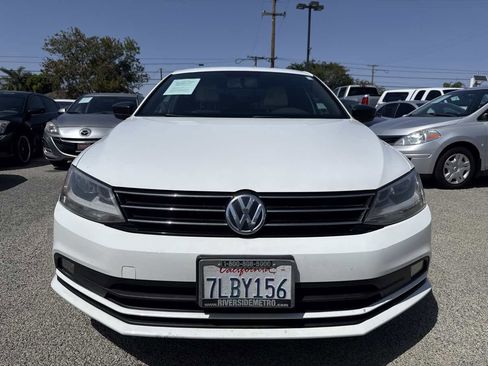 Used 2015 Volkswagen Jetta Sport image 2