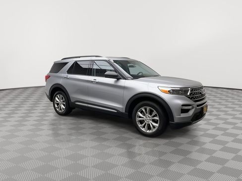 Used 2023 Ford Explorer XLT w/ Equipment Group 202A image 45