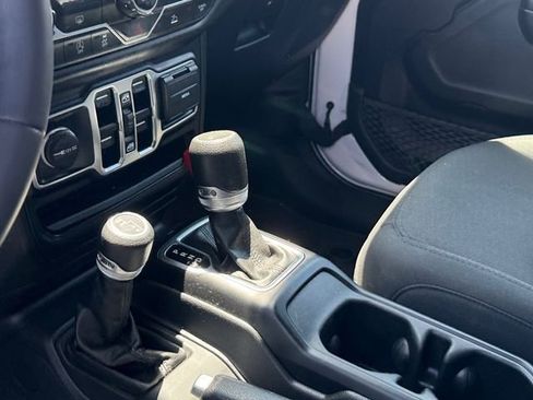 Used 2023 Jeep Wrangler Unlimited Sport AWD/4WD image 25