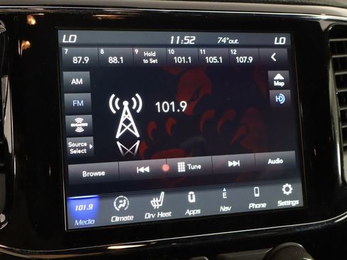 Used 2020 Jeep Grand Cherokee Laredo w/ Laredo X Package RWD image 29