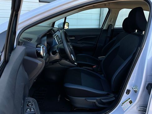 Used 2025 Nissan Versa SV image 10