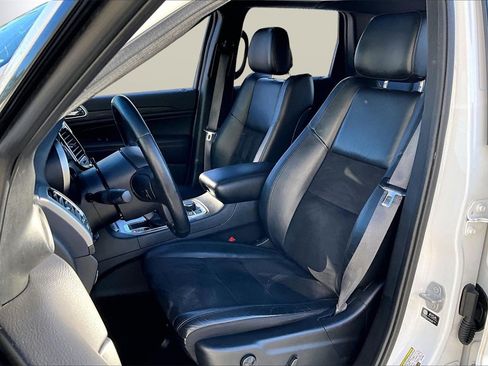 Certified 2022 Jeep Grand Cherokee Laredo X image 22