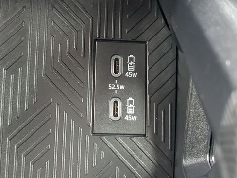 Used 2025 Toyota Tacoma Limited image 21