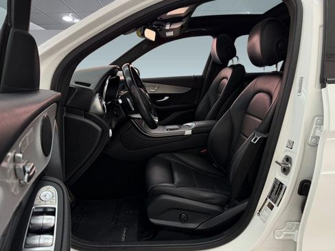 Used 2022 Mercedes-Benz GLC 300 image 5