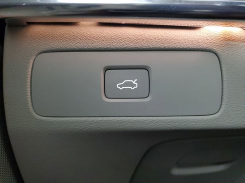 Certified 2023 Volvo XC90 B5 Plus w/ Protection Package Premier AWD/4WD image 36