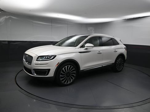 Used 2019 Lincoln Nautilus Black Label image 1