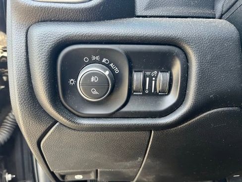 Used 2019 RAM 2500 Lone Star w/ Black Appearance Package AWD/4WD image 6