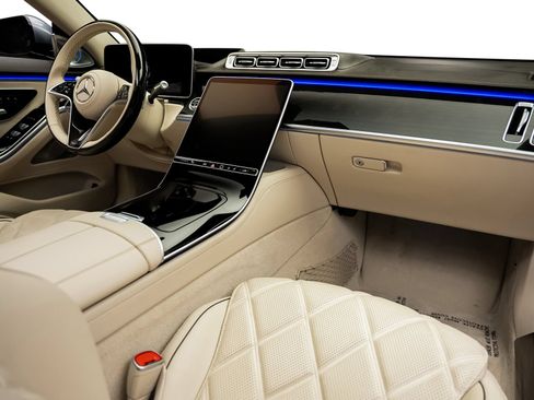 Used 2024 Mercedes-Benz Maybach S 580 4MATIC image 2