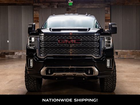 Used 2021 GMC Sierra 2500 Denali w/ Denali Black Diamond Edition image 4