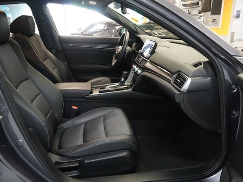 Used 2018 Honda Accord Sport image 34