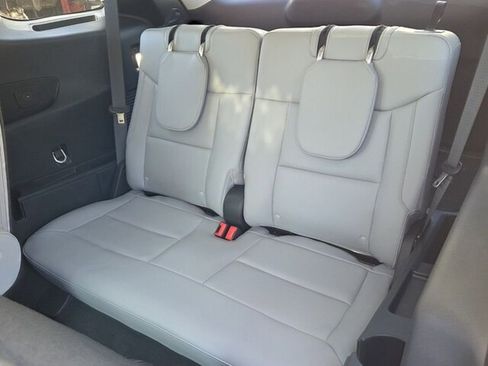 Used 2025 Ford Explorer Active w/ Active Comfort Package image 11