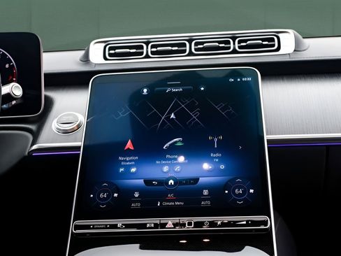 Used 2022 Mercedes-Benz S 500 4MATIC w/ AMG Line Package image 36