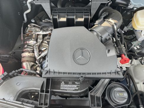 Used 2025 Mercedes-Benz Sprinter 2500 image 37