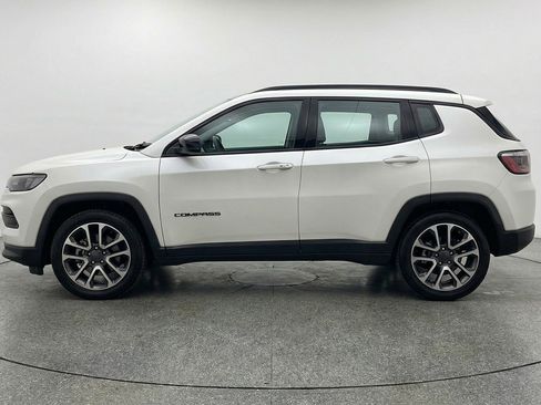 Used 2025 Jeep Compass Limited image 5
