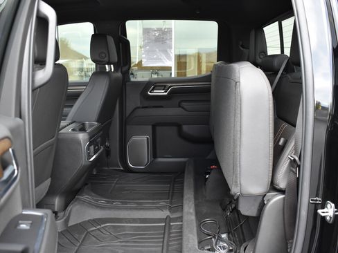 Used 2024 Chevrolet Silverado 1500 High Country w/ Technology Package image 19