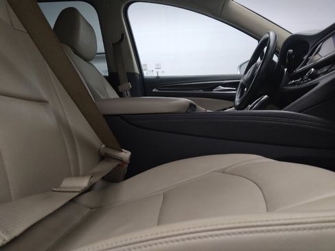 Used 2020 Buick Enclave Essence FWD image 21