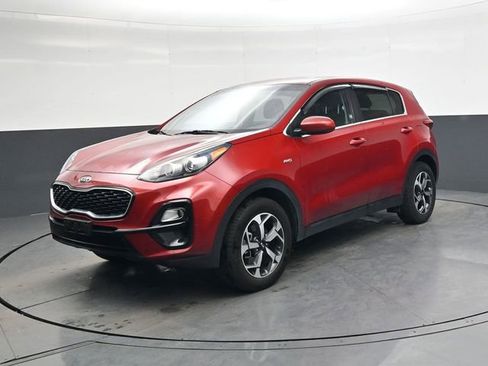 Used 2022 Kia Sportage LX image 9