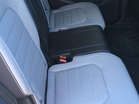 Used 2024 Volkswagen Atlas Cross Sport SEL R-Line AWD/4WD image 6