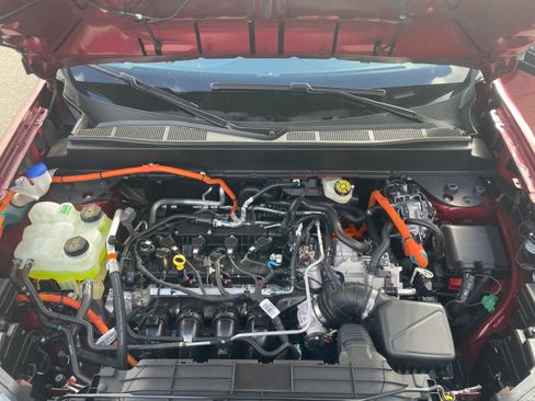 New 2025 Ford Maverick XLT w/ XLT Luxury Package FWD image 26