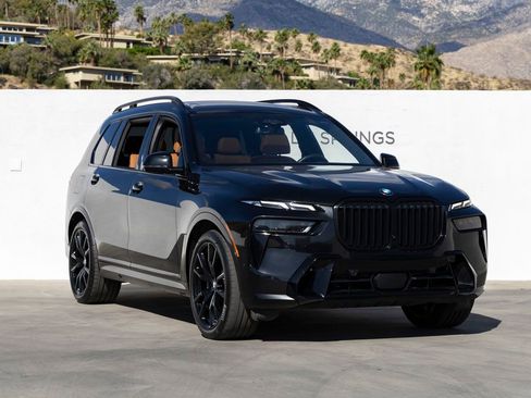 Certified 2024 BMW X7 xDrive40i w/ M Sport Package image 2