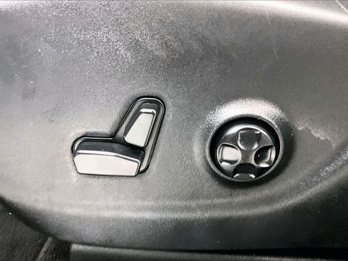 Used 2017 Jeep Cherokee Latitude FWD image 29