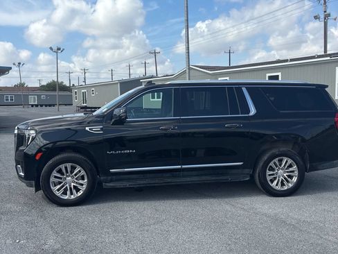Used 2021 GMC Yukon XL SLT w/ SLT Premium Package AWD/4WD image 2