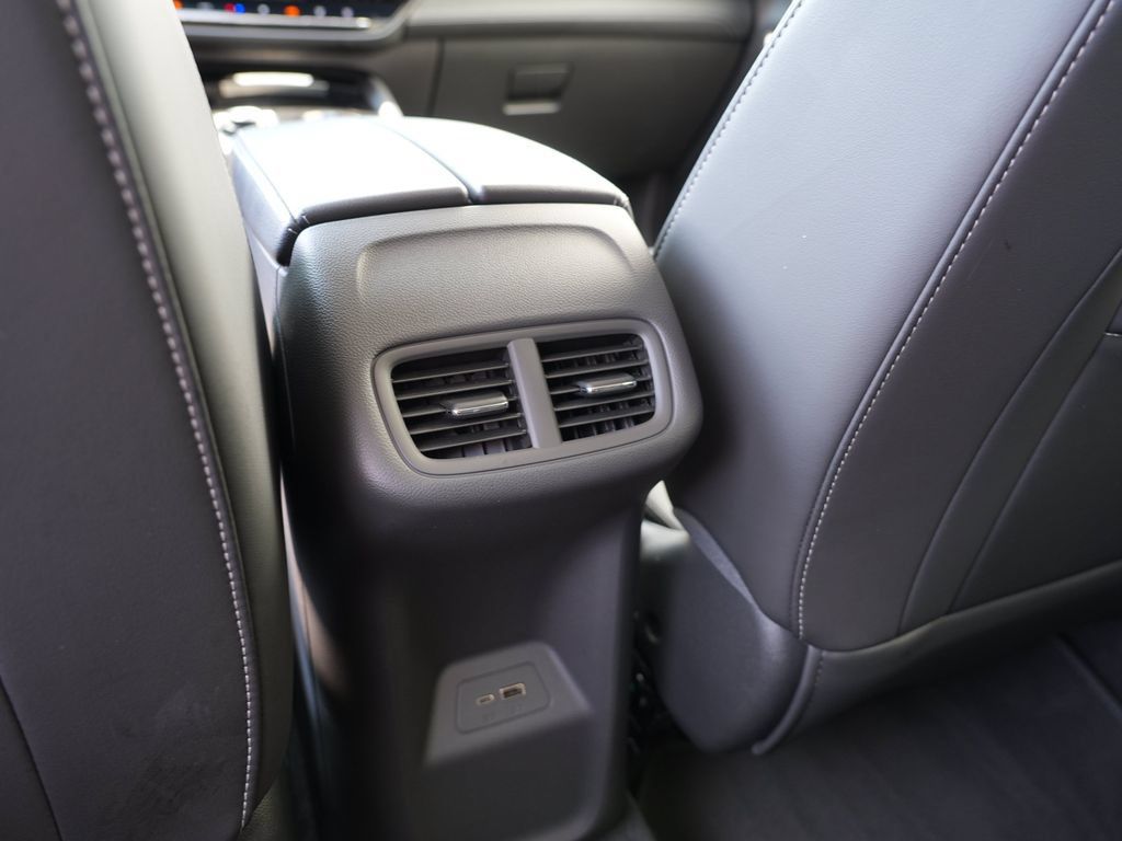 Used 2024 Buick Envision Preferred AWD/4WD image 27