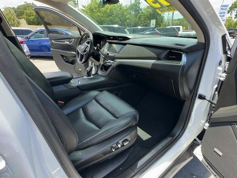 Used 2017 Cadillac XT5 Luxury FWD image 19
