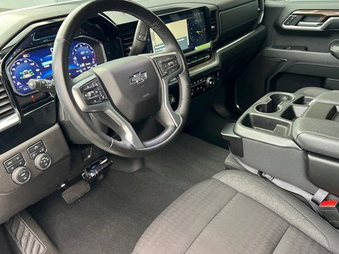 Used 2024 Chevrolet Silverado 1500 RST w/ Z71 Off-Road Package image 10