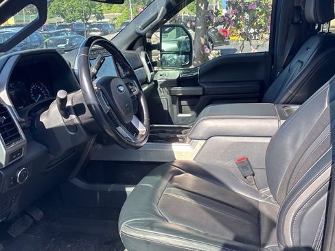 Used 2022 Ford F350 Platinum AWD/4WD image 5