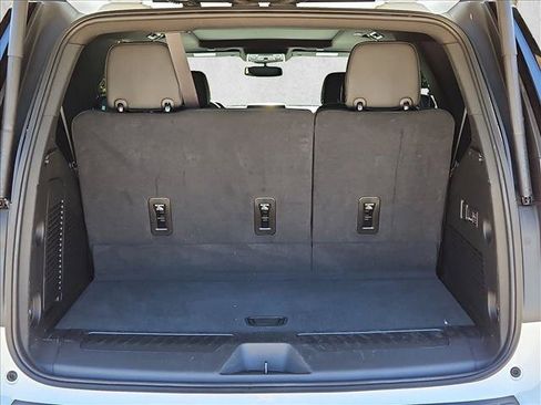 Used 2024 Chevrolet Tahoe LT w/ LT Signature Package AWD/4WD image 6