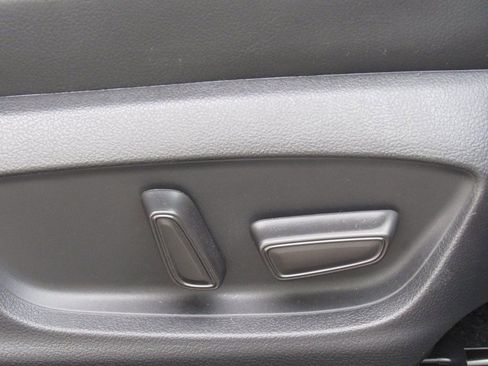 Certified 2020 Toyota Camry XLE image 20