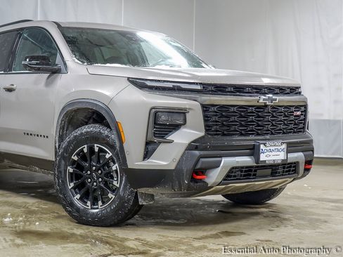 New 2026 Chevrolet Traverse Z71 w/ Enhanced Driving Package image 3