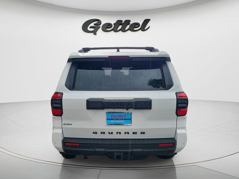 Used 2025 Toyota 4Runner TRD Off-Road Premium AWD/4WD image 4