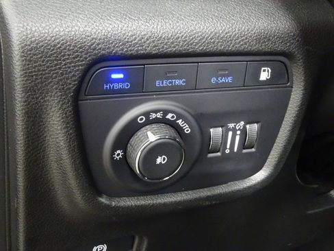 Used 2024 Jeep Grand Cherokee Limited 4xe image 22