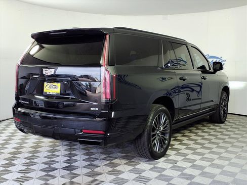 Used 2025 Cadillac Escalade ESV Sport Platinum image 6