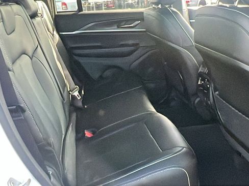 New 2025 Jeep Grand Cherokee Limited image 17