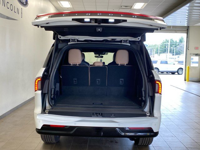 New 2026 Lincoln Navigator Black Label AWD/4WD image 39