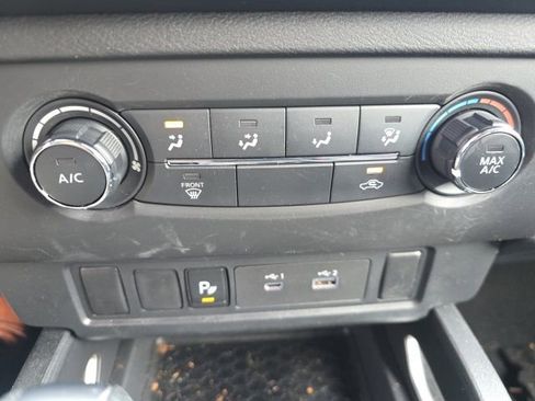 Used 2025 Nissan Frontier SV w/ Tow Package image 23