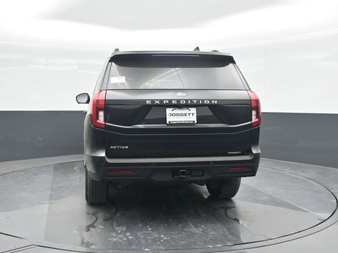 New 2025 Ford Expedition Active image 17