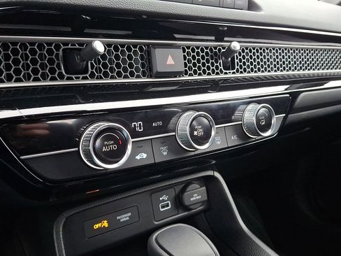 Used 2023 Honda Civic Sport image 16