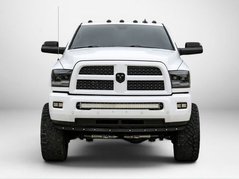 Used 2017 RAM 2500 Laramie w/ Sport Appearance Group AWD/4WD image 3