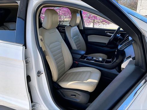 Used 2020 Ford Edge SEL w/ Convenience Package image 9